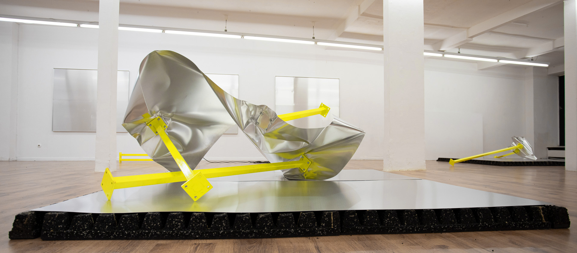 001_Dan Dryer_surplus_Kunstverein Linz am Rhein_web-4470